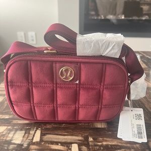 Lululemon Crossboday Camera Bag *Quilted Velour